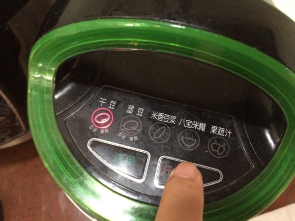 黑豆花生豆浆步骤4