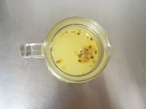 蜂蜜百香果饮步骤3