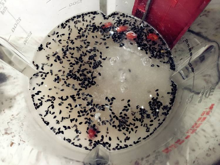 核桃芝麻糊步骤5