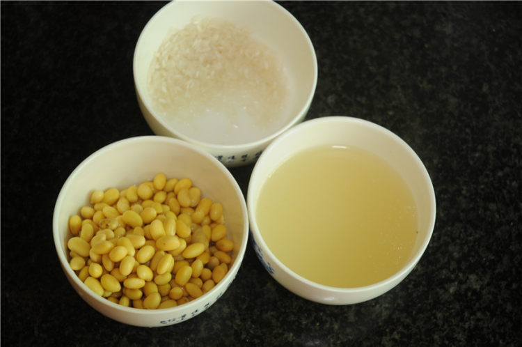 黄芪大米豆浆步骤2