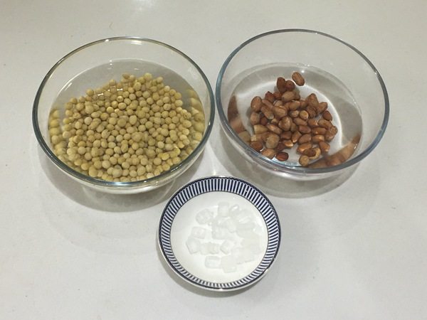 花生豆奶步骤1