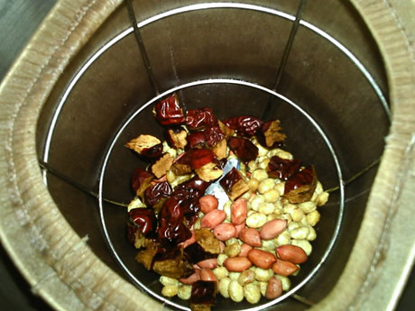 红枣花生豆浆步骤5