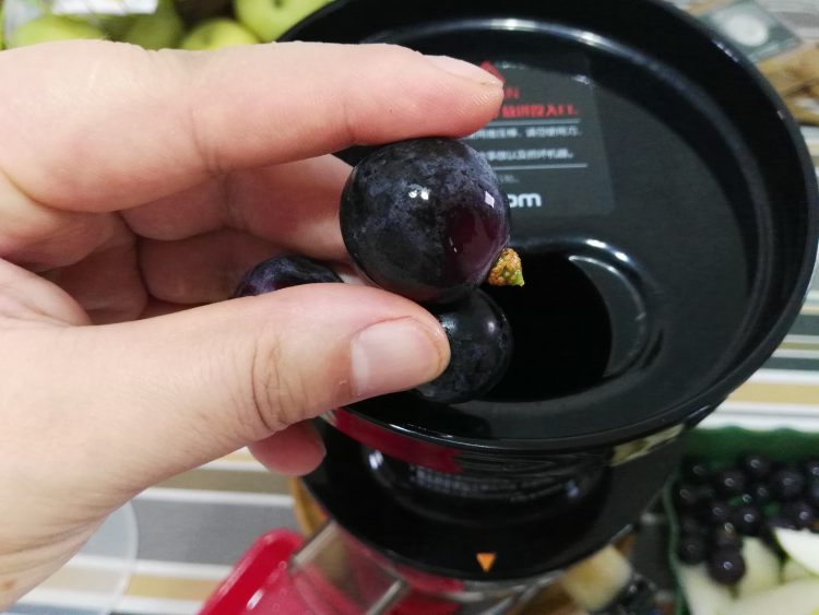 苹果梨葡萄汁步骤5