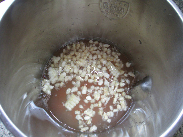 胡萝卜黏玉米汁步骤5