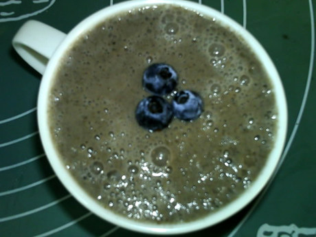 蓝莓香蕉黑麦奶饮步骤11