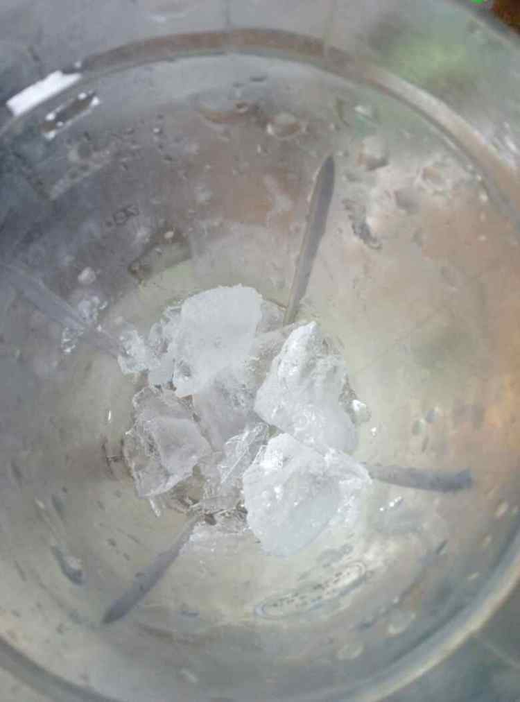蜜桃奶昔步骤3