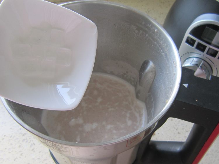 黑豆核桃豆浆步骤4