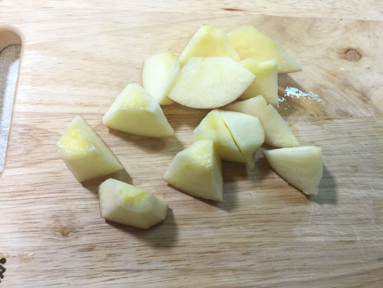 红萝卜苹果汁步骤2