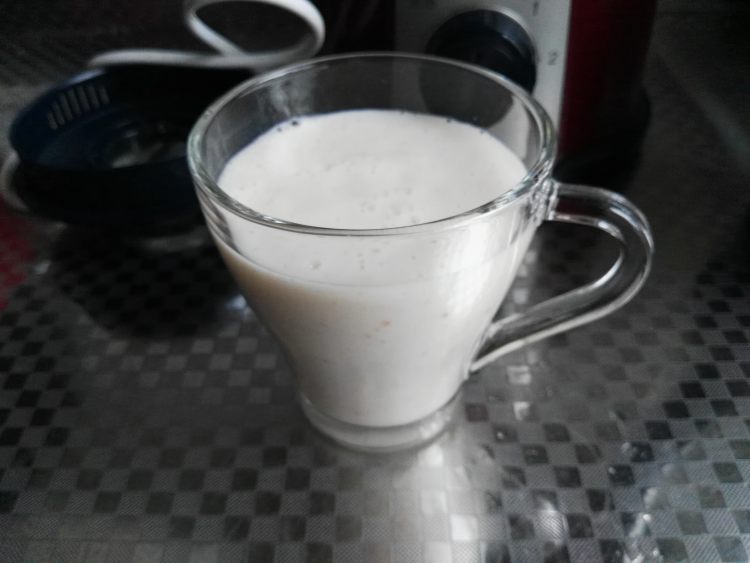 蜜桃酸奶汁步骤6