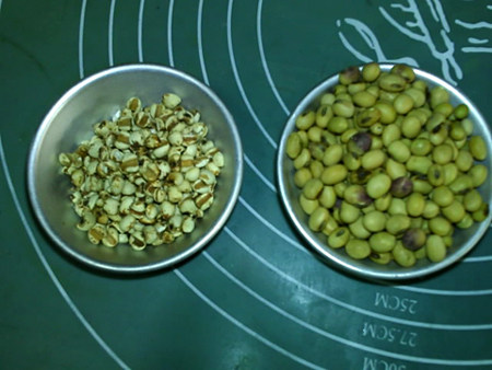 薏米豆浆步骤1