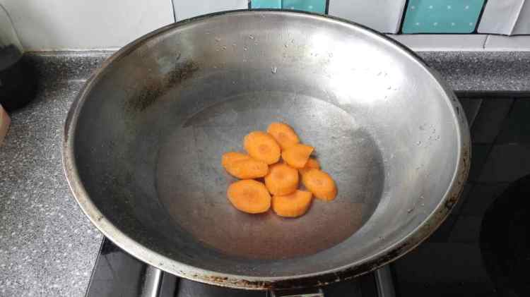 西红柿胡萝卜饮步骤4