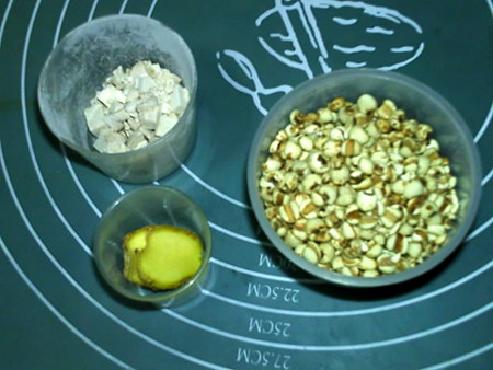 暖胃祛湿薏米浆步骤1