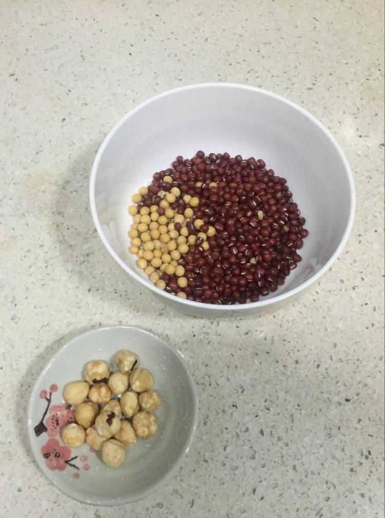 坚果红豆糊步骤1