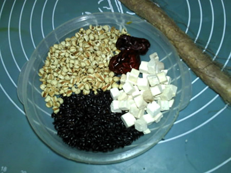 调脂黑米山药糊步骤1