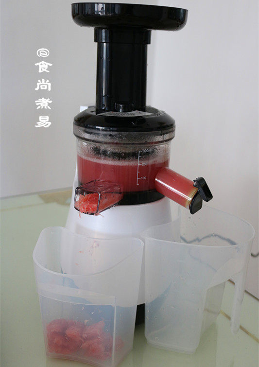鲜榨红柚汁步骤3
