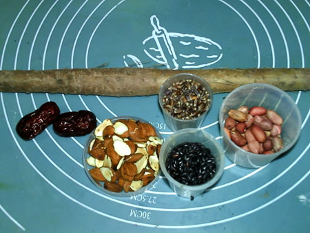 抗癌黑米山药糊步骤1
