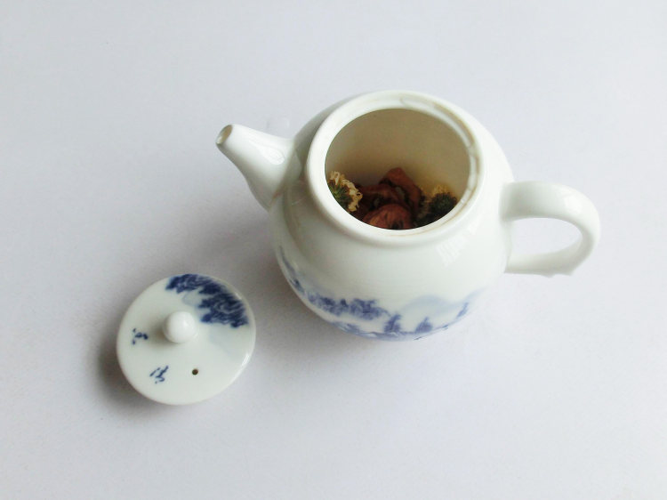 菊花山楂普洱茶步骤3
