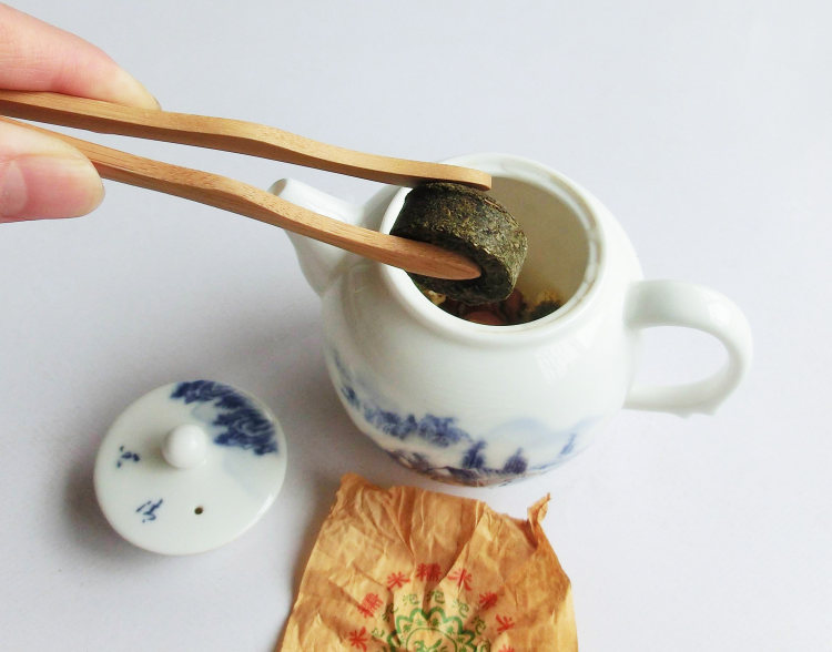 菊花山楂普洱茶步骤4