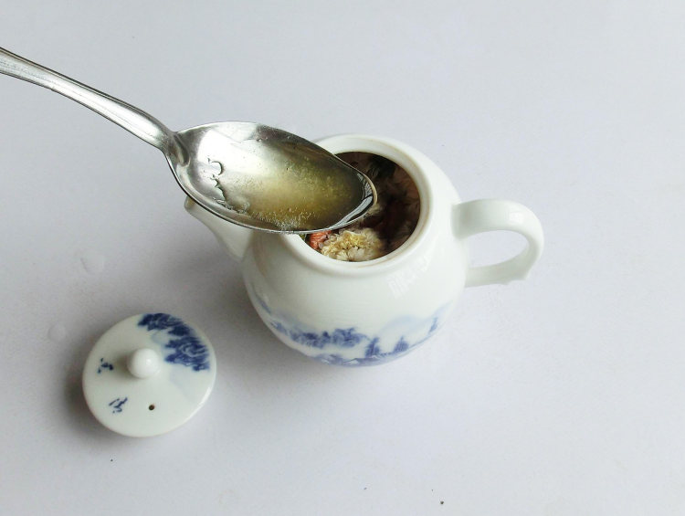菊花山楂普洱茶步骤6
