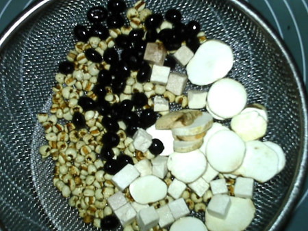 补肾祛湿黑豆浆步骤2