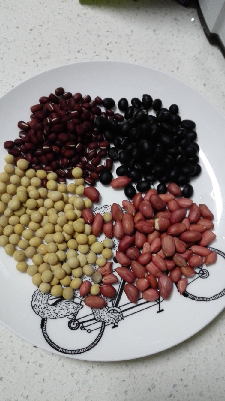 花生三色豆浆步骤1