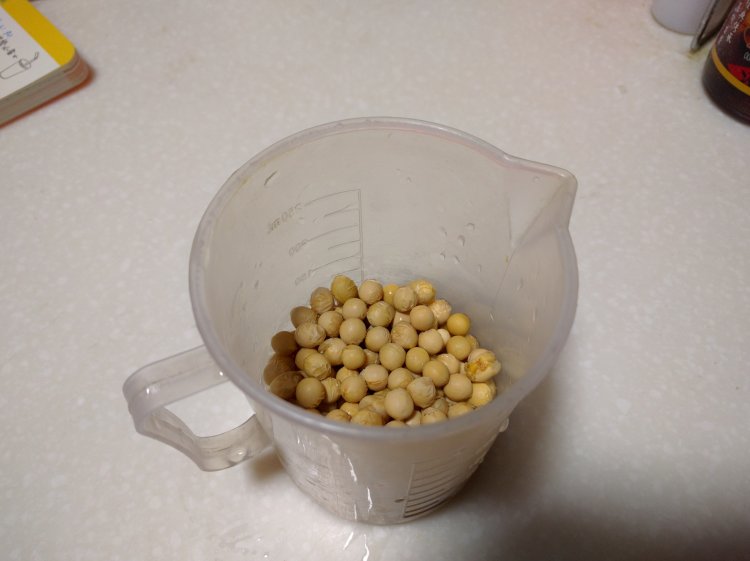 倍浓红枣豆浆步骤1