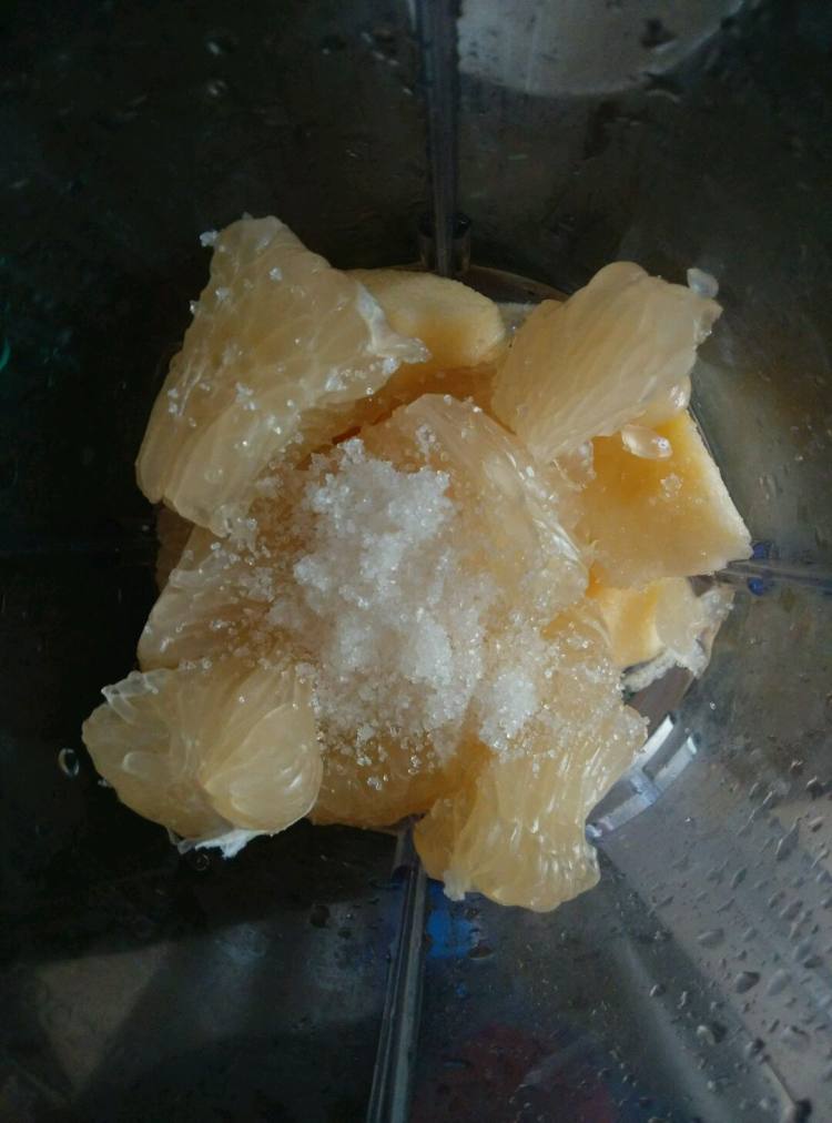 蜜柚苹果汁步骤3