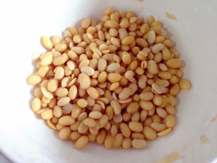 红枣核桃豆浆步骤1