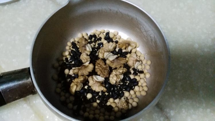 双豆红枣豆浆步骤1