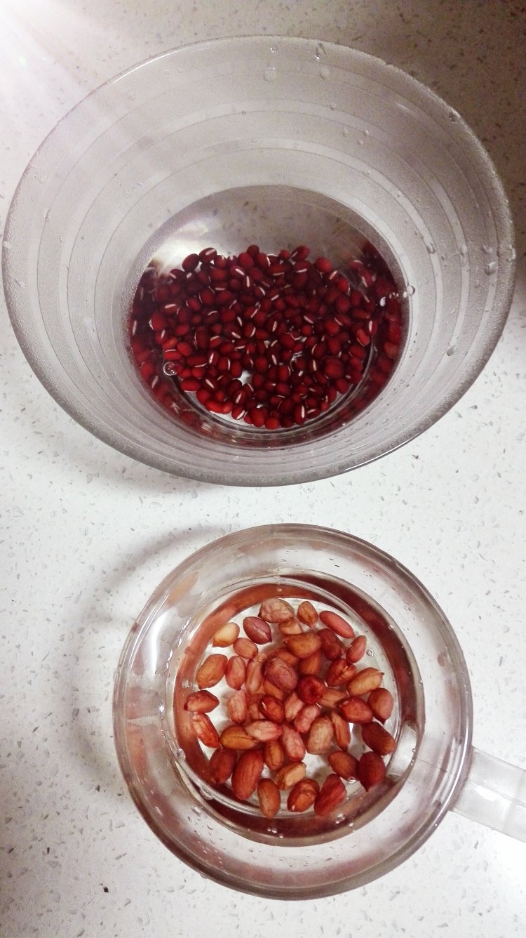 红豆花生豆浆步骤1