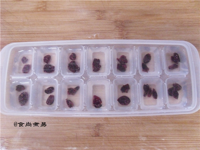 蔓越莓冰鸡尾酒步骤3