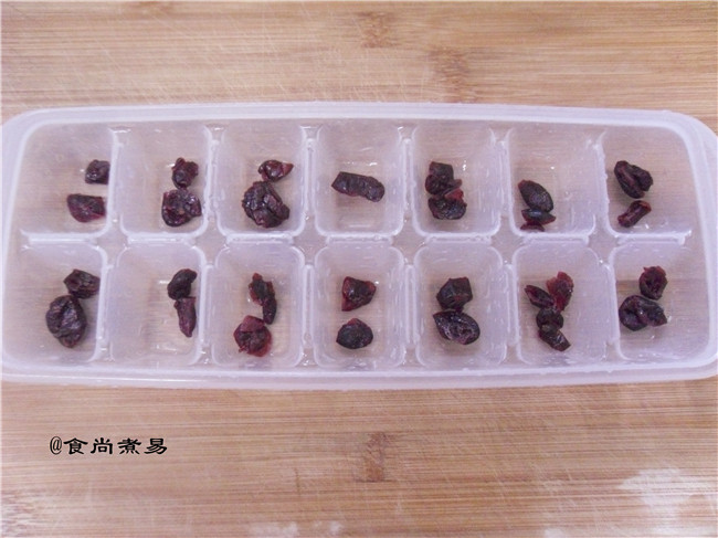 蔓越莓冰鸡尾酒步骤2