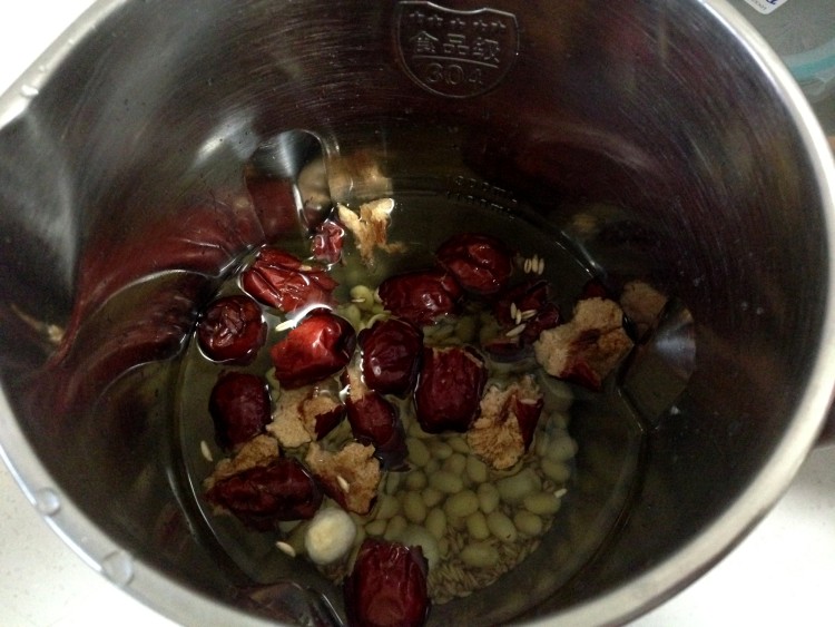 红枣莲子莜麦豆浆步骤4