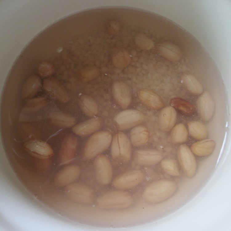 奶香花生米糊步骤1