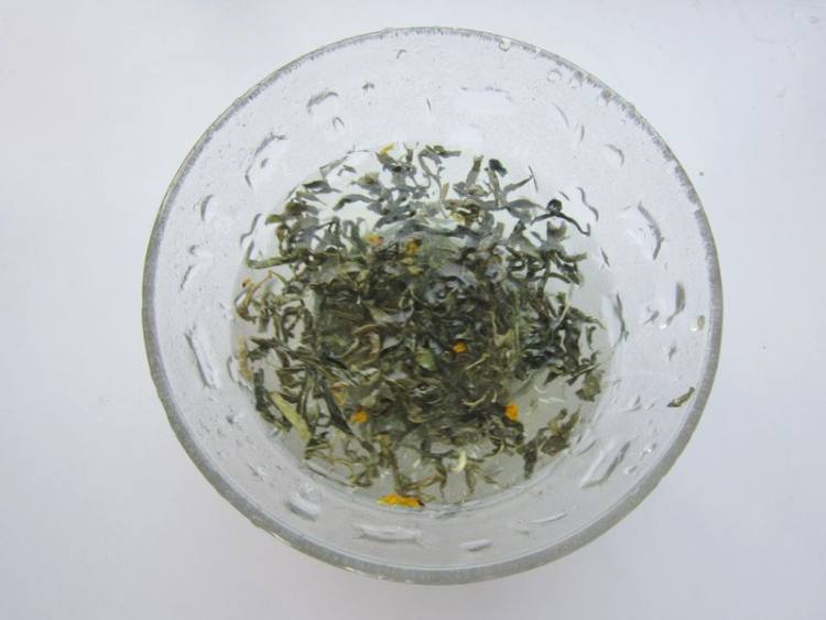 雪菊罗布麻茶步骤3