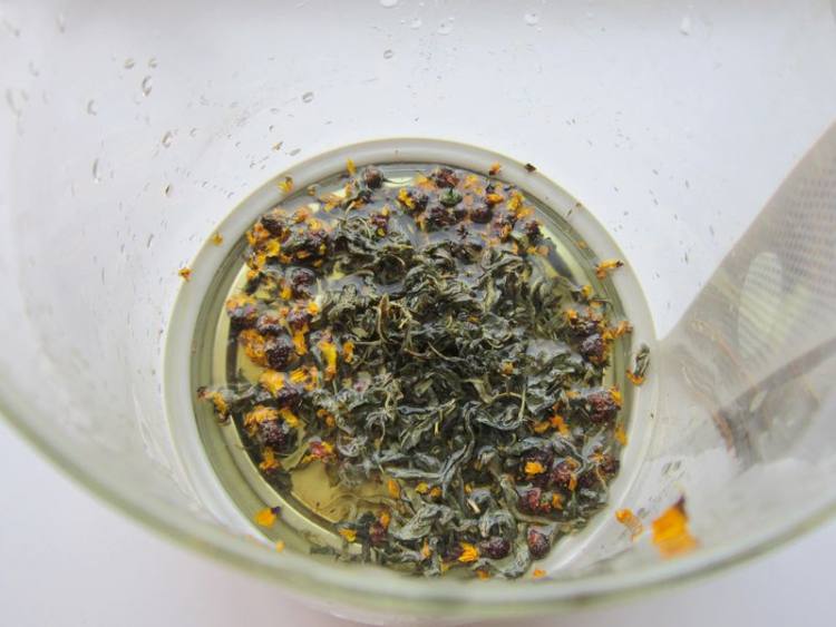 雪菊罗布麻茶步骤4