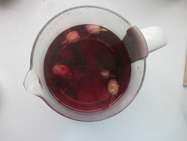 洛神玫瑰柠檬茶步骤3