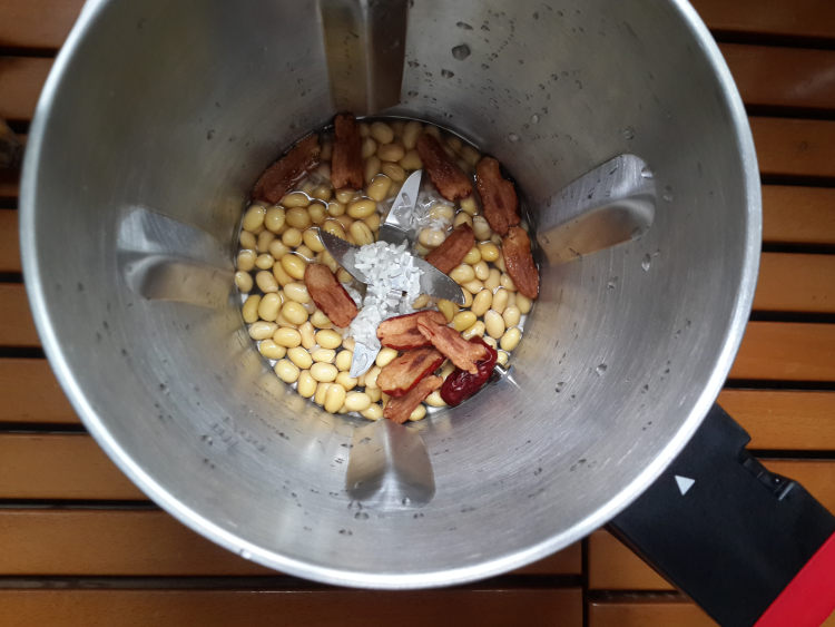 米香红枣豆浆步骤3