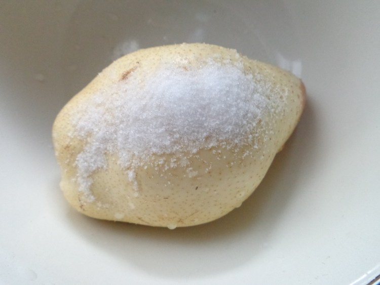 银耳梨汁步骤1