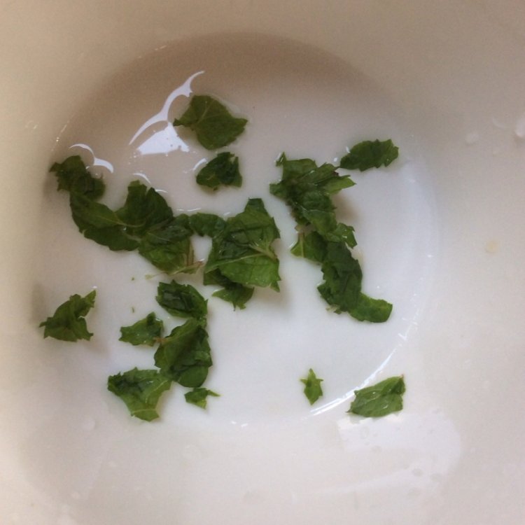 百香果青柠薄荷饮步骤2