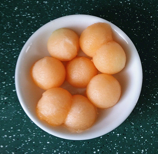 哈蜜瓜奶昔步骤3