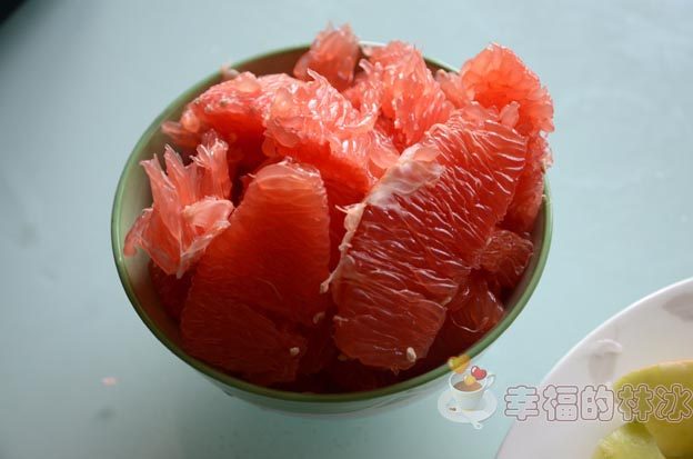 【儿童美食】西柚苹果步骤3