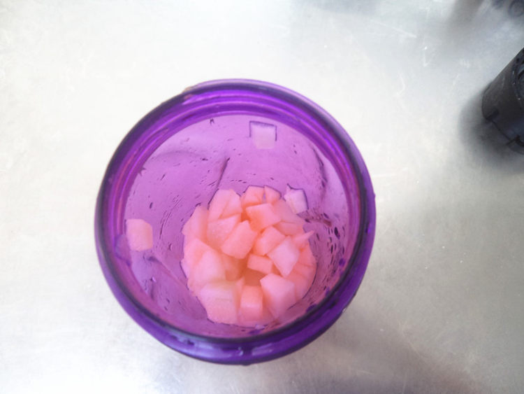 【儿童美食】哈密瓜奶步骤4