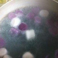 【手工美食】芋圆牛奶步骤2