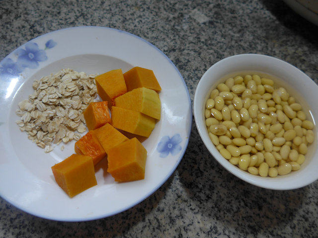 燕麦片南瓜豆浆步骤1