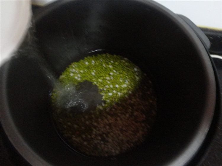 绿豆薏仁汤步骤5