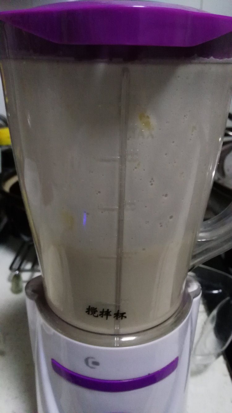 甜酒香蕉奶昔步骤6