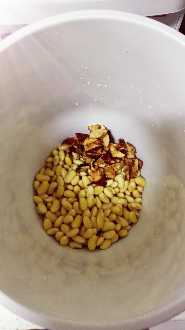 养颜红枣豆浆步骤3