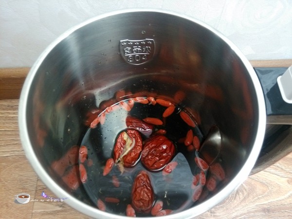 红枣枸杞黑豆豆浆步骤4