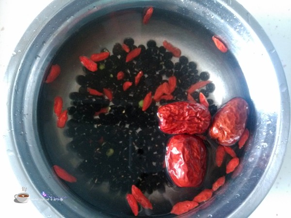 红枣枸杞黑豆豆浆步骤2